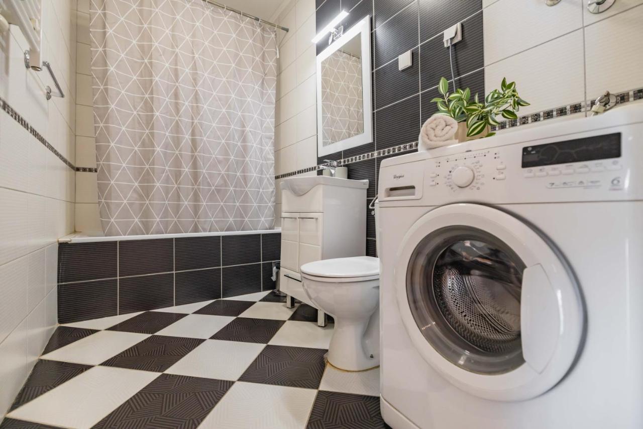Apartment Simpatico Novi Sad Buitenkant foto